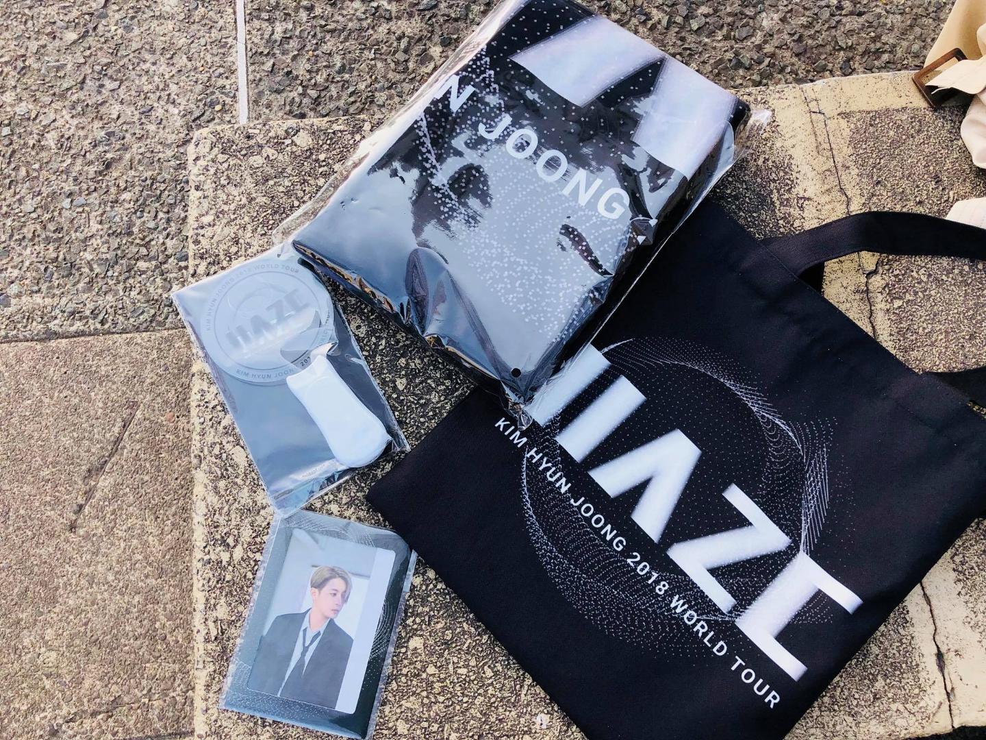 (Fanmade & Goods of KHJ 2018 World Tour HAZE in JP (3