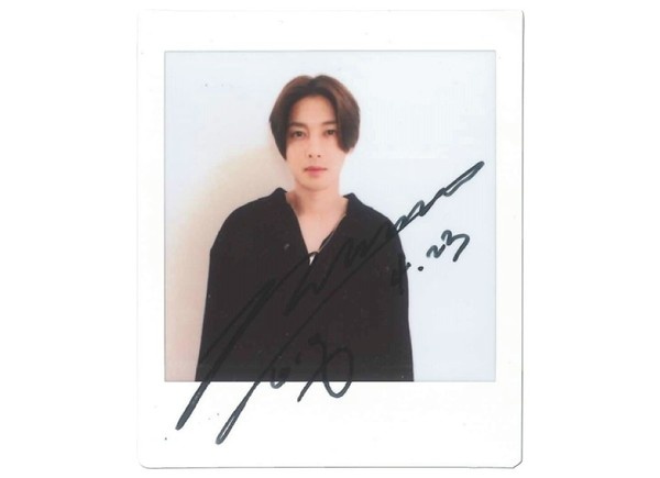 Raw photo with KHJ sign